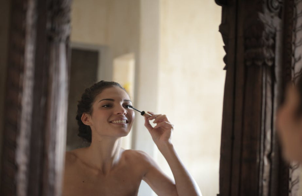 Hoe verwijder je waterproof mascara zonder je wimpers te beschadigen?